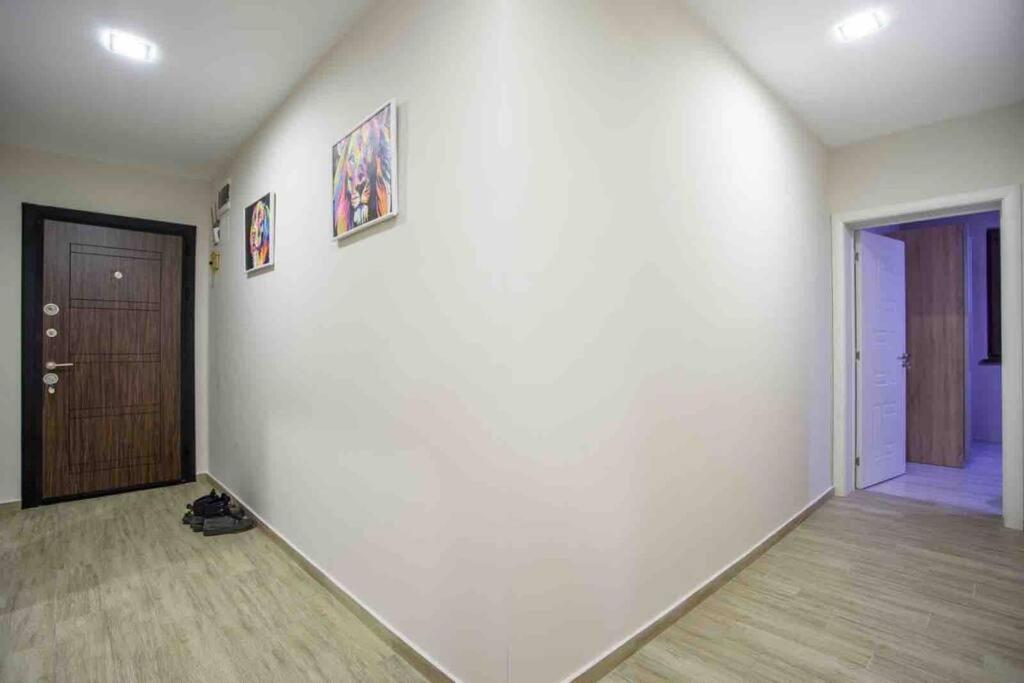 Sunny Spacious Apartment In A Great Location Kazanlŭk Extérieur photo
