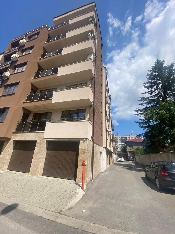 Sunny Spacious Apartment In A Great Location Kazanlŭk Extérieur photo